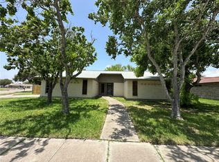 2001 Saint Charles Dr, Portland, TX 78374