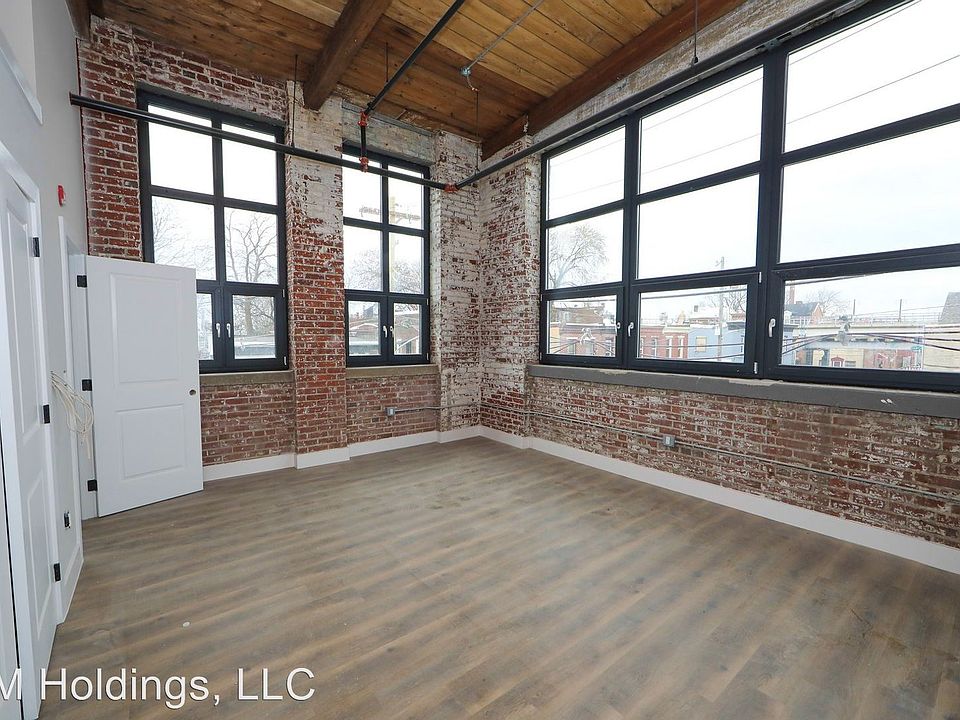 1st image of 1825 E Atlantic St #202