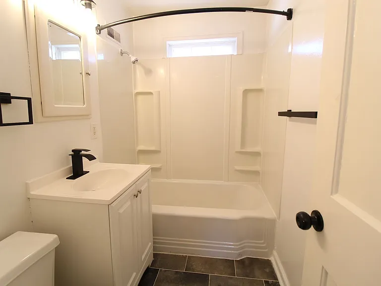 4401 S Parkway Dr — Photo 8