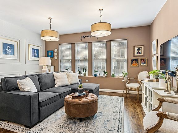 3rd image of 3801 N Marshfield Ave #1