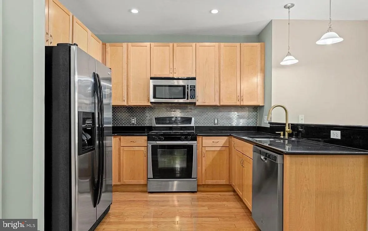 2 bed, 1254 sqft, $2,800 — Photo 3