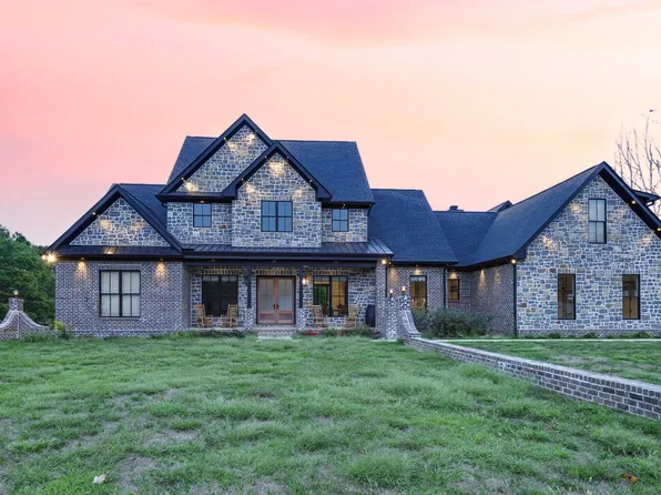 2211 Hackney Rd, Greenbrier, TN 37073