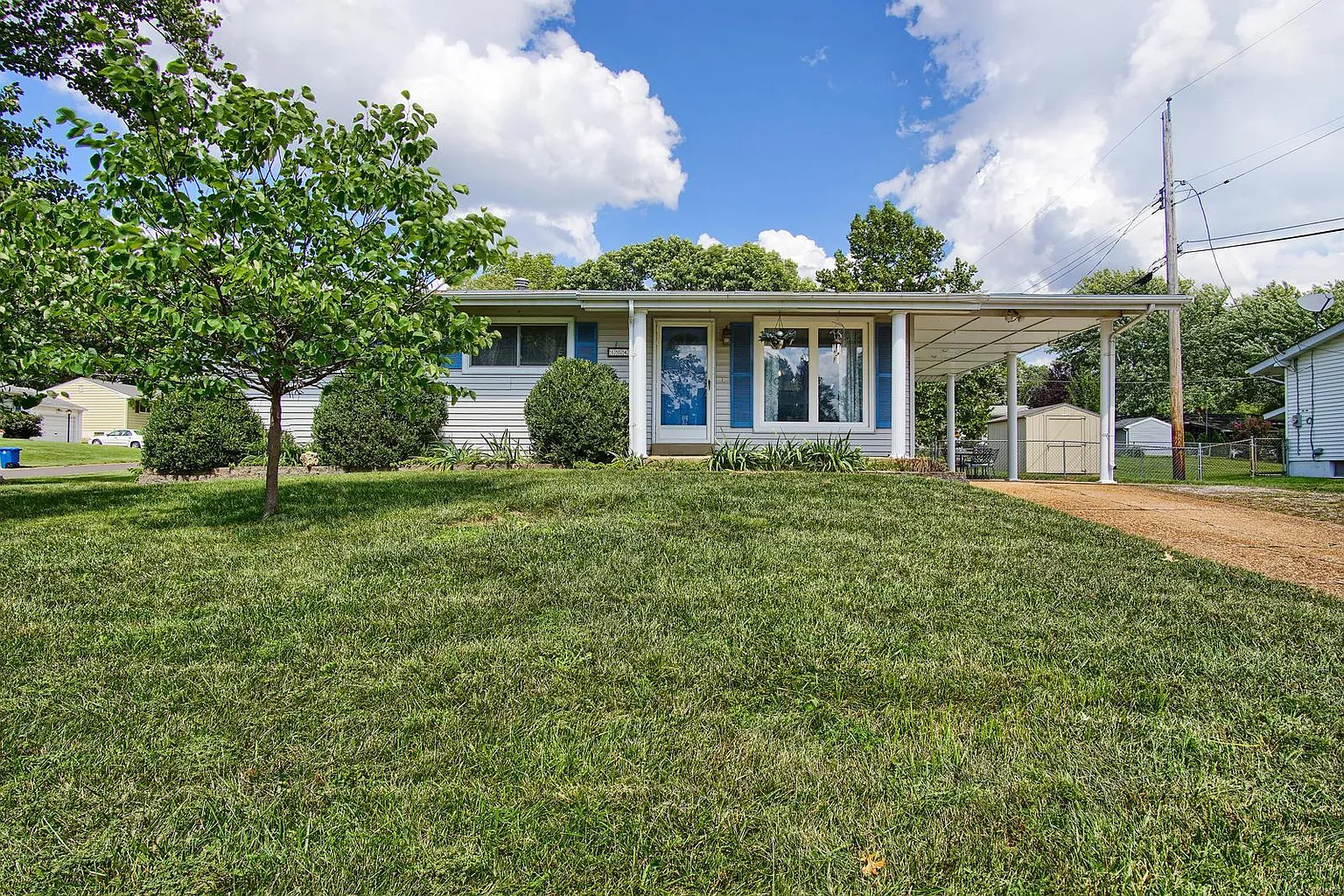 10433 Leitrim Dr photo 1