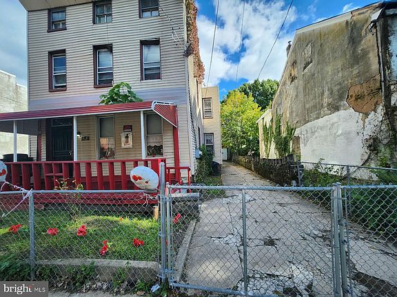 2nd image of 214 E Haines St