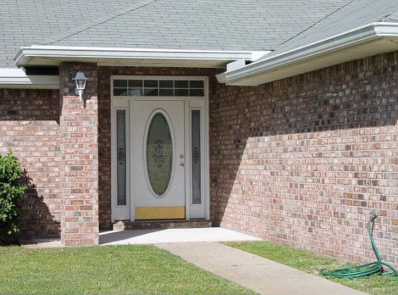 3rd image of 62 London Dr
