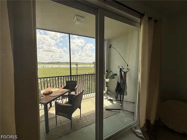 15285 Green Acres Ave #425 — Photo 7
