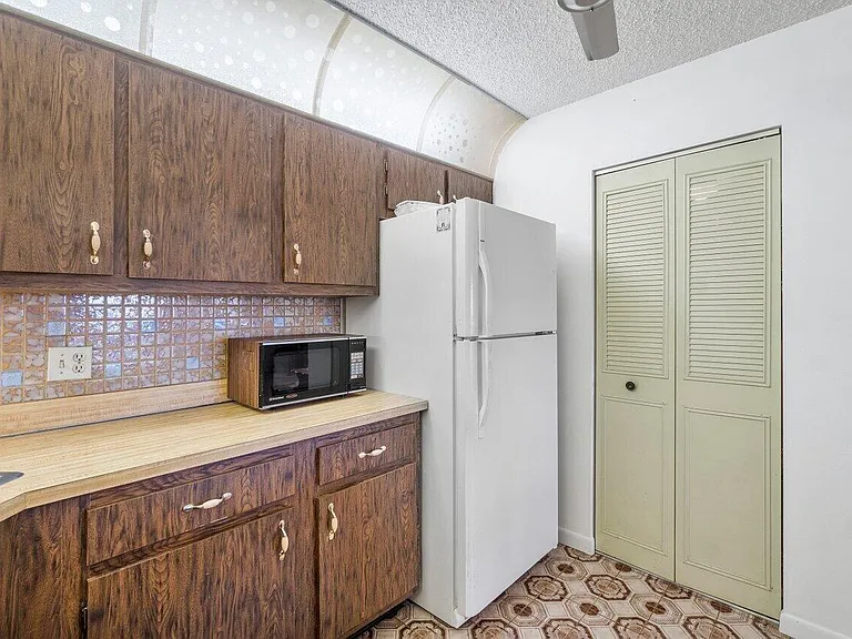 342 Pine Ridge Cir #B-2 — Photo 13