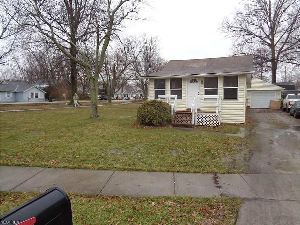2nd image of 4582 Hawthorne Ave