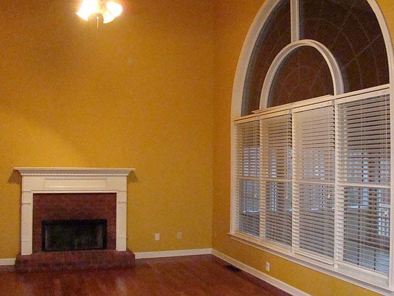 2 story great room with hardwoods