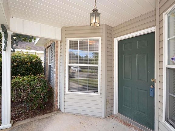 3rd image of 140 Wildflower Ln
