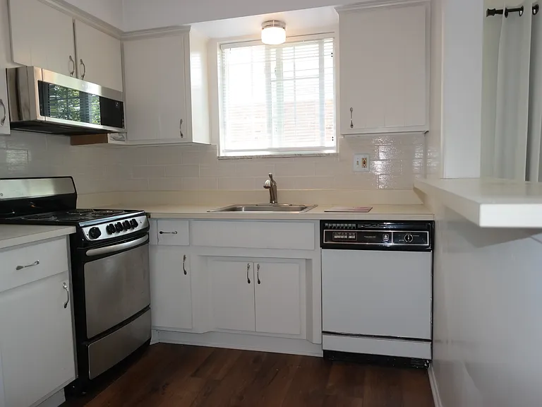 630 Ann St #8 — Photo 12