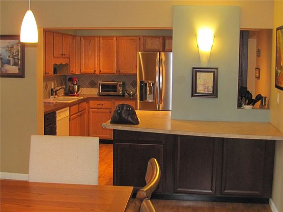 3rd image of 6940 Tousley Dr