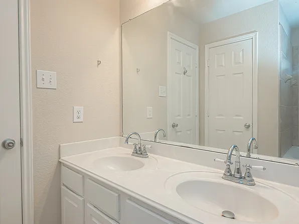 7814 Crestbrook Manor Ln, Cypress, TX 77433