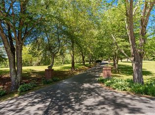 252 Ray Hill Rd, Mills river, NC 28759