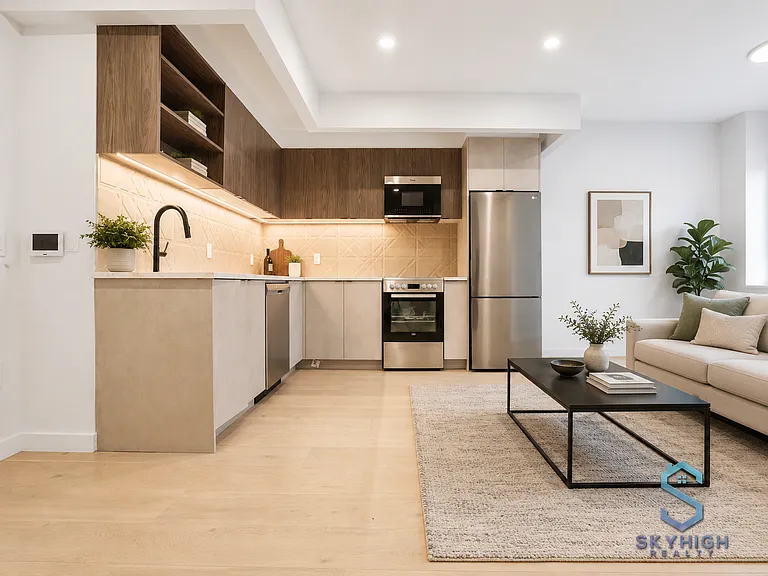 37-25 32nd St #5B — Photo 3