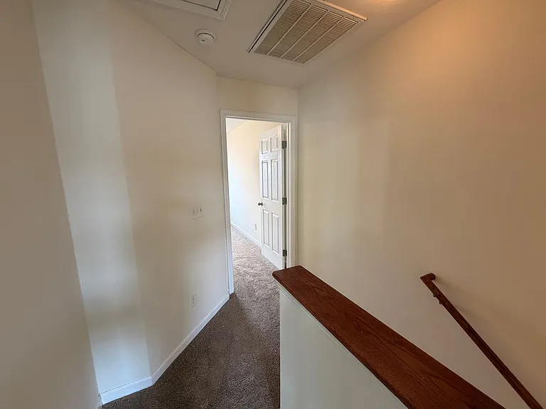 6021 Cullen Dr — Photo 9
