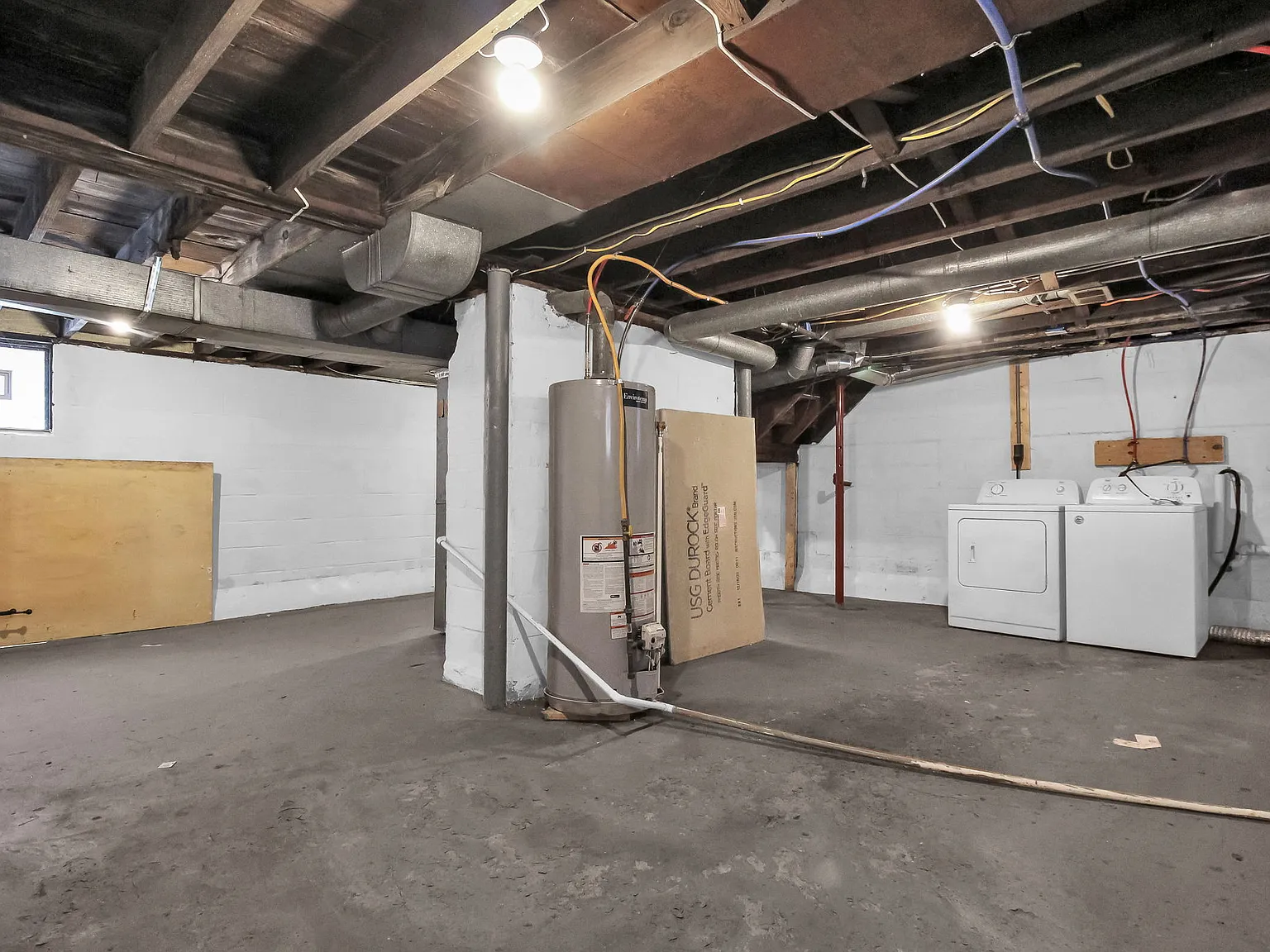 587 S Ogden Ave - 1 - M... — Photo 4