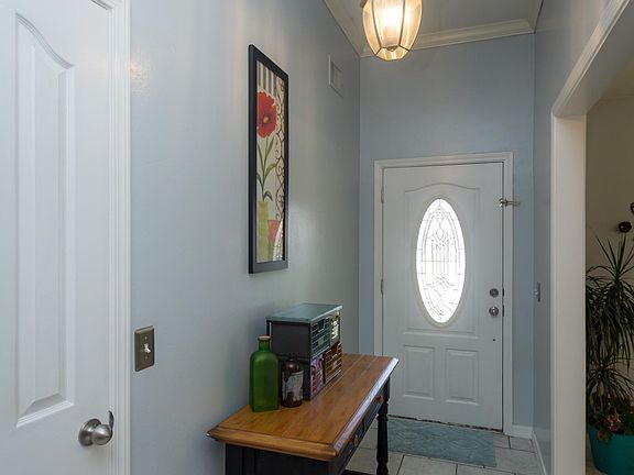 3rd image of 5815 Notre Dame Dr
