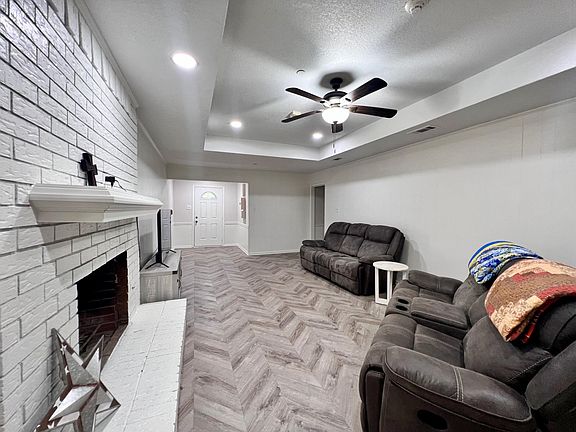 2nd image of 3209 Louis Ave