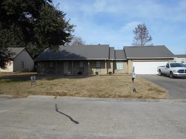 584 Lake Manor Dr, Greenville, MS 38701