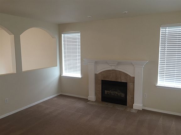 5th image of 18404 26th Ave E
