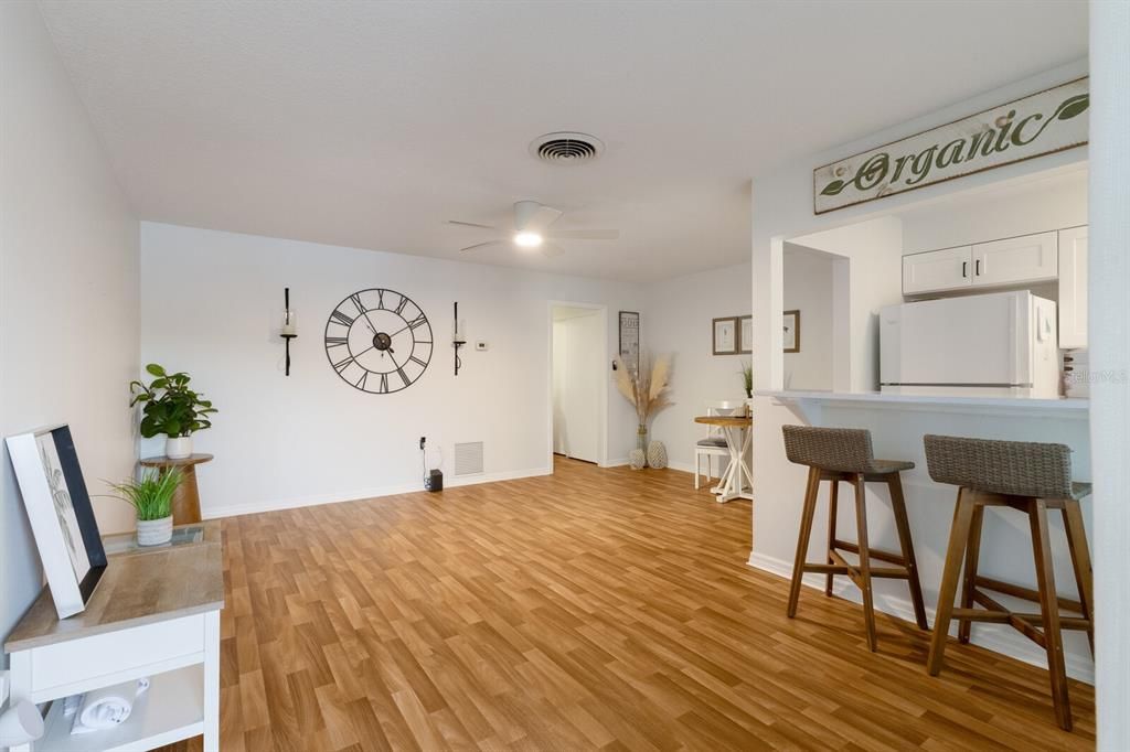 4444 Swift Rd APT 4, Sarasota, FL - View 5