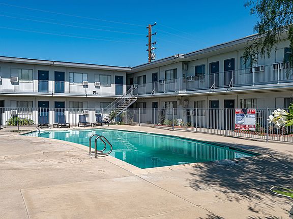 3rd image of 1431 N Citrus Ave #C7
