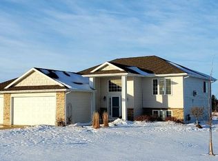 22785 572nd Ave, Austin, MN 55912