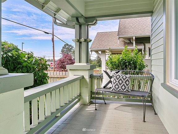 Lovely front porch to enjoy the Bellingham Bay sunsets.