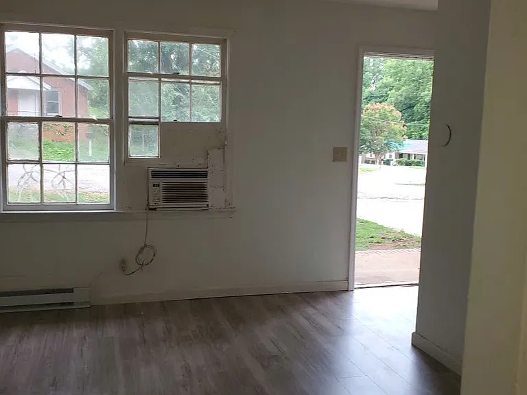 199 Oak Dr #2 — Photo 2
