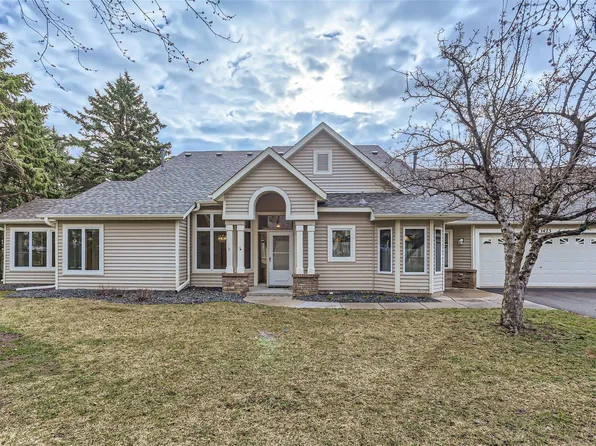 1423 Park St, White Bear Lake, MN 55110