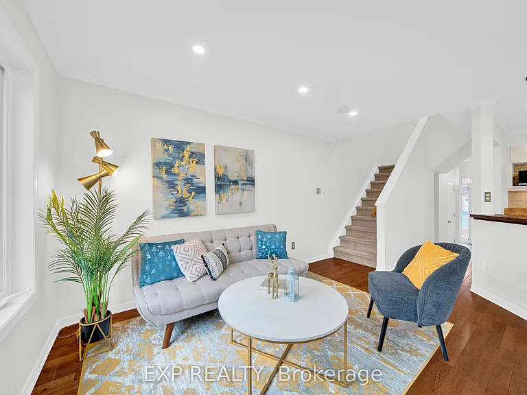 436 Claridge Dr — Photo 3