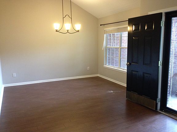4th image of 1438 E Blue Eagle Way
