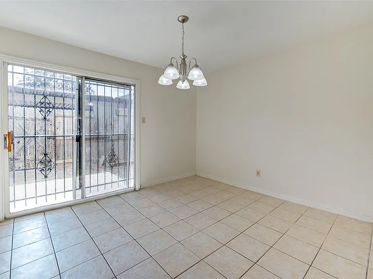 14633 Perthshire Rd — Photo 21