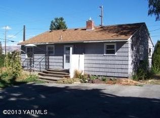 509 N 2nd St, Selah, WA 98942