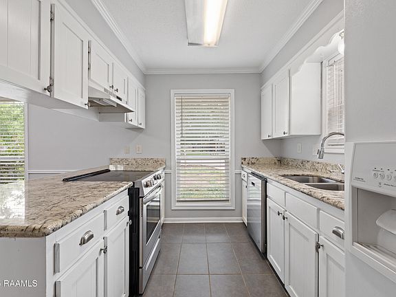 5th image of 207 Vivian Dr