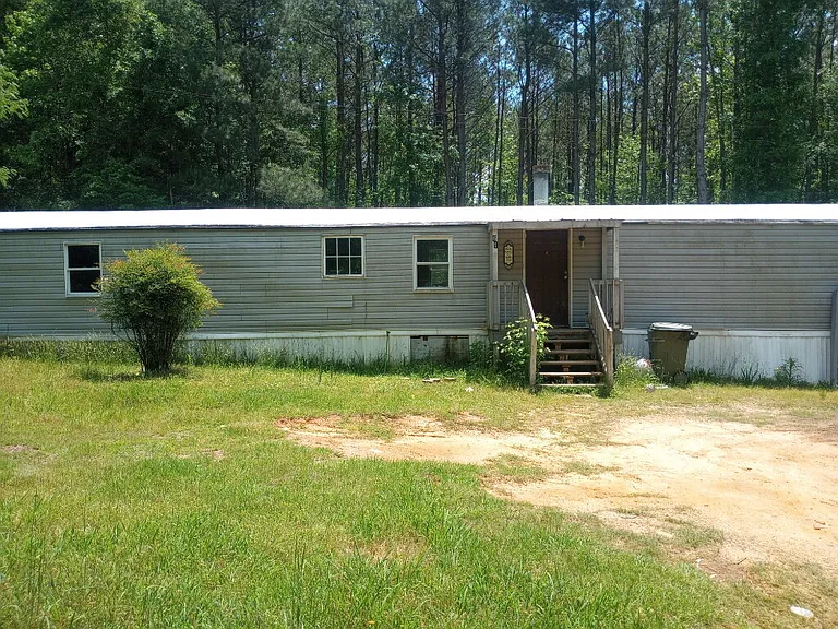 61 Brewster Rd — Photo 1