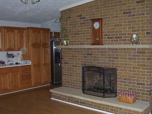 GAS LOG FIREPLACE