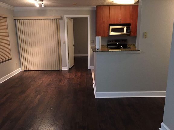 4th image of 11526 Westwood Blvd APT 721
