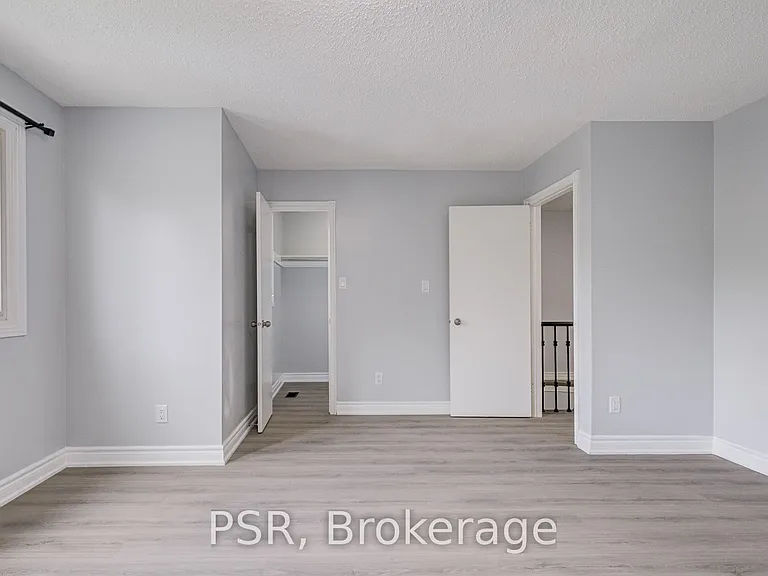 166 Adele Cres — Photo 39