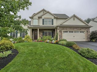 863 Water Edge Ct, Lebanon, PA 17046