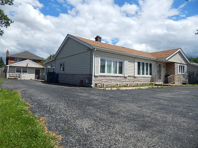 8249 Lockwood Ave photo 1