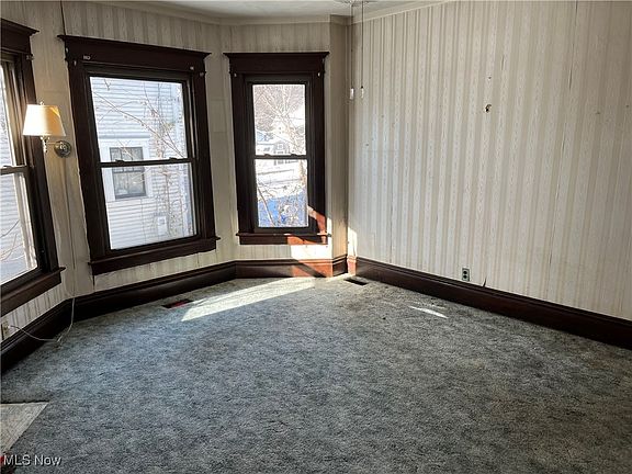 4th image of 1105 Greene St