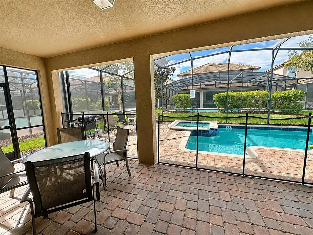 4 bed, 3.0 bath, 2225 sqft, $2,700 — Photo 2