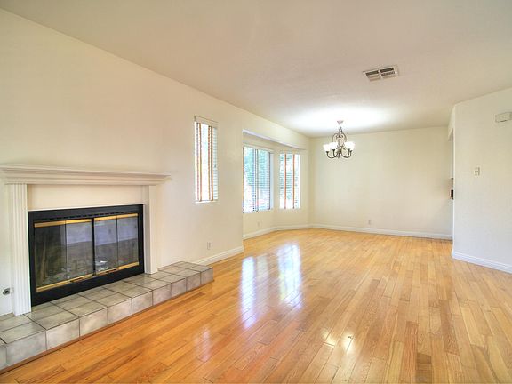 2nd image of 129 N Craig Ave APT 1