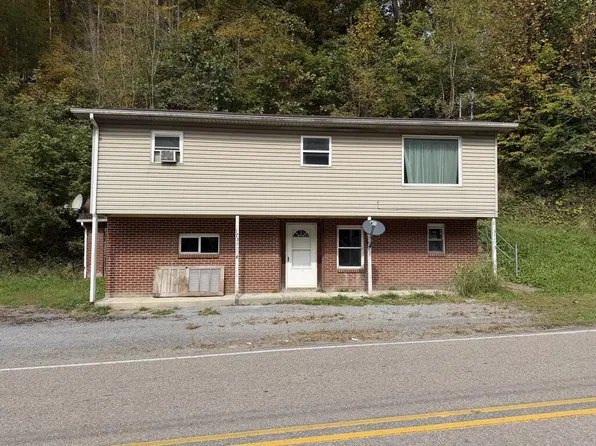 173 Big Creek Rd, Richlands, VA 24641