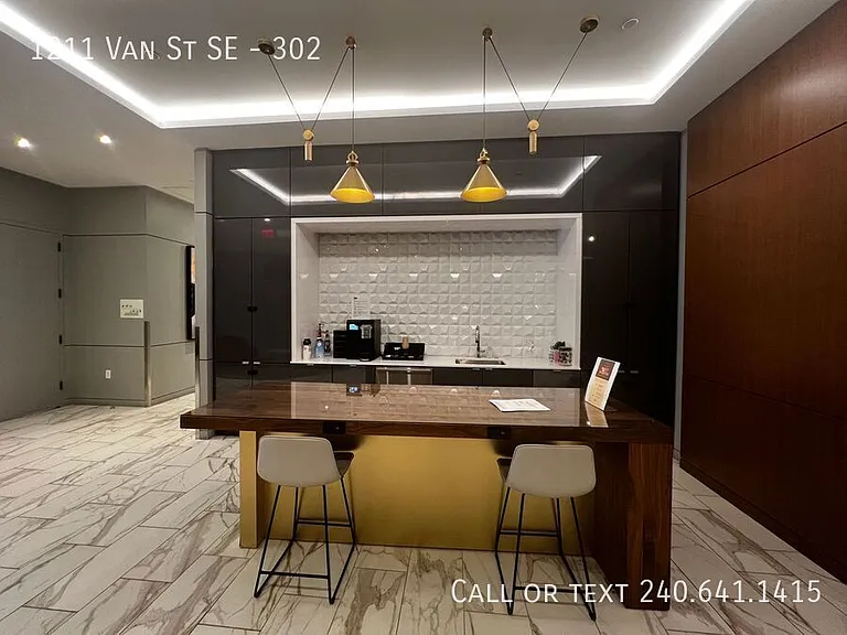 1211 Van St SE #302 — Photo 6
