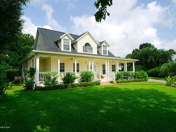 2nd image of 2310 Stonebridge Dr