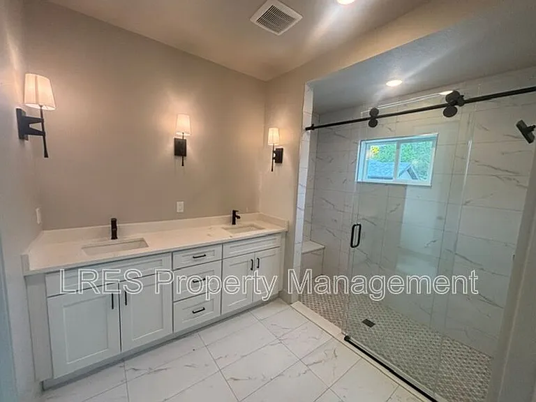 722 Ellwood Ave — Photo 37