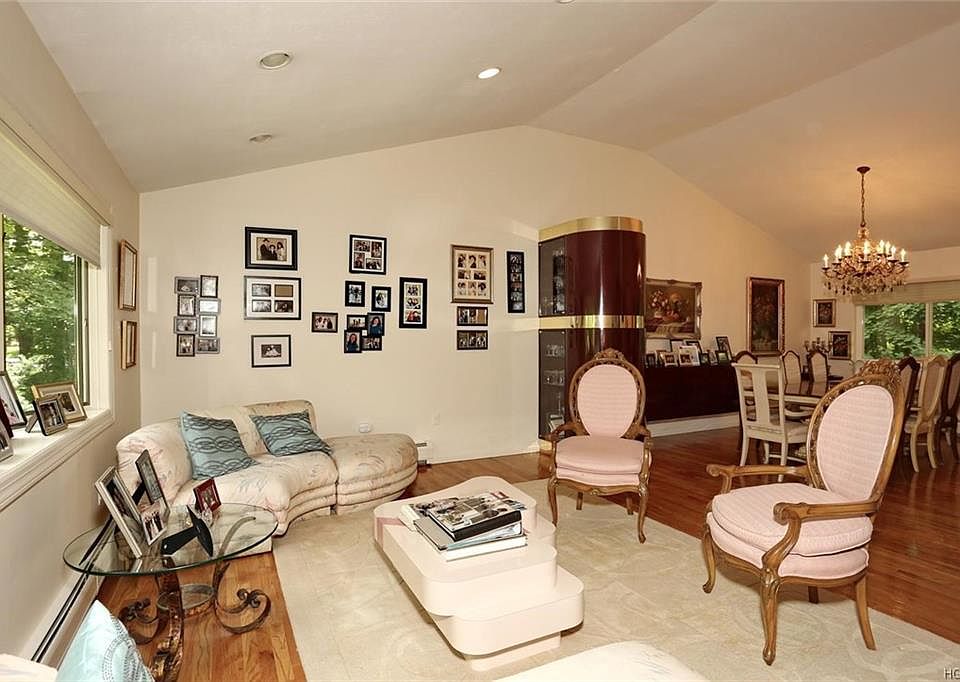 1st image of 18 Sophia St
